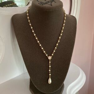 Vintage Monet gold tone & Pearl Necklace